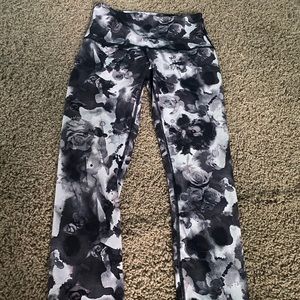 Size 6 Abstract  Floral Lululemon Leggings
